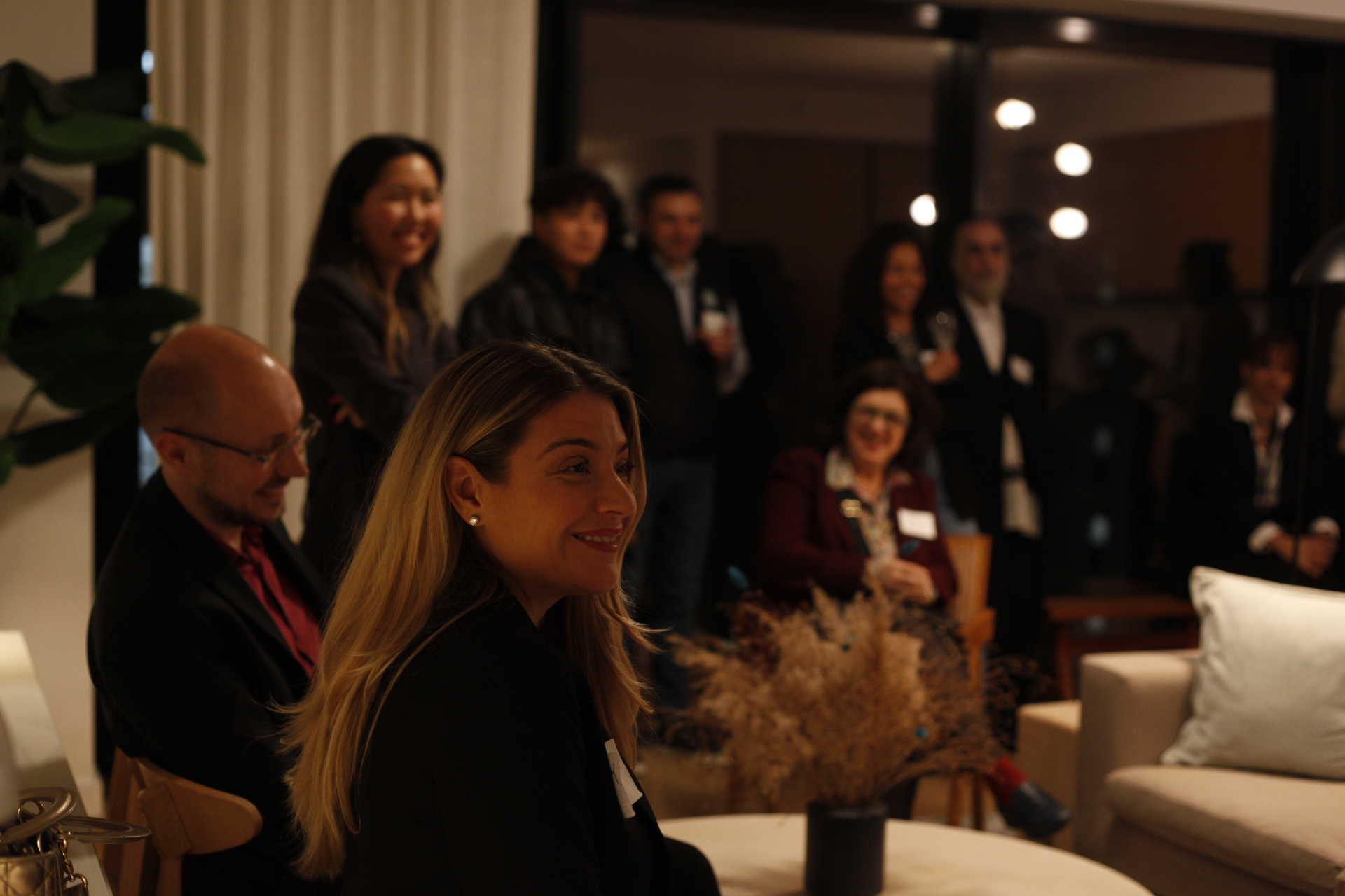 Guests engaged during an Olhon conversation